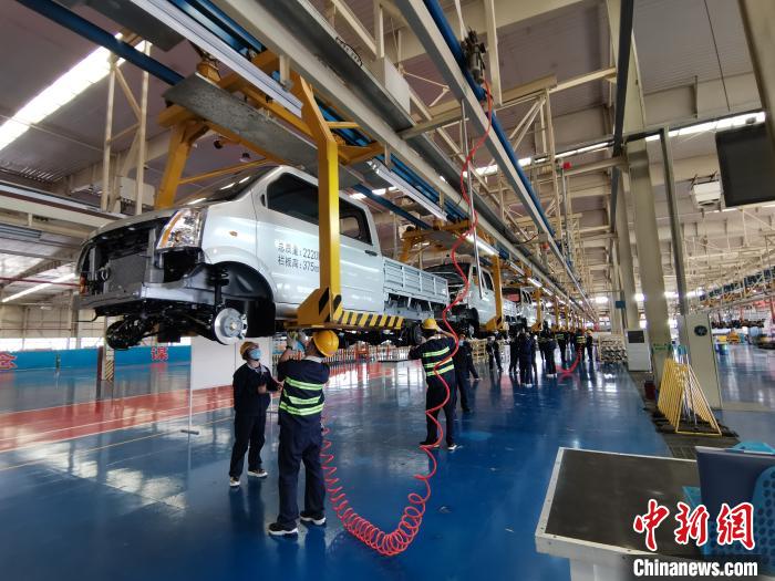 4月初，成功汽車全面復工復產。尤其是隨著疫情得到控制，該公司的生產力度也不斷加大。　高飛 攝