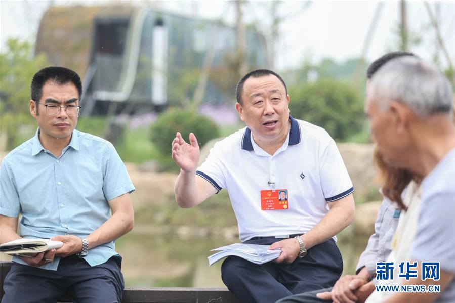 （新華全媒頭條·兩會精神看落實·圖文互動）（2）整體謀劃、系統(tǒng)升級、全面提升——落實全國兩會精神織牢織密公共衛(wèi)生防護網(wǎng)