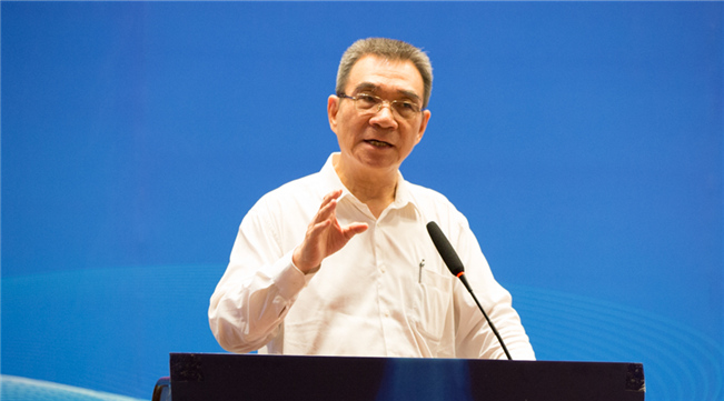 林毅夫發(fā)表演講。（資料圖）