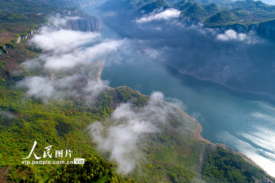 2022年4月3日拍攝的貴州省黔西市新仁苗族鄉(xiāng)境內(nèi)的烏江一級支流六沖河。