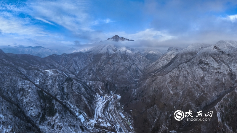 天然氧吧牛背梁自然風(fēng)貌（攝像：王城城）